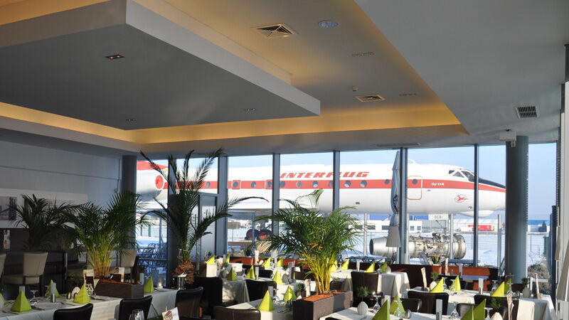Hallenprofis - Innenausbau - Flughafenterminal Restaurant Magdeburg